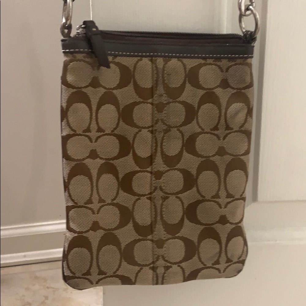 Coach Cross Body Signature bag - Picture 5 of 12